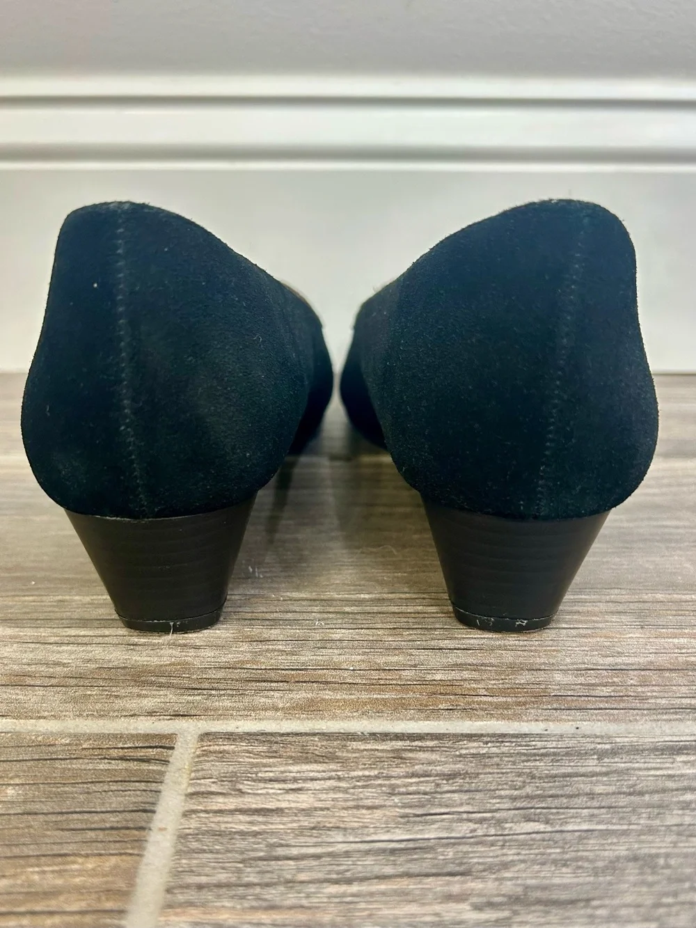 AEROSOLES elevate your